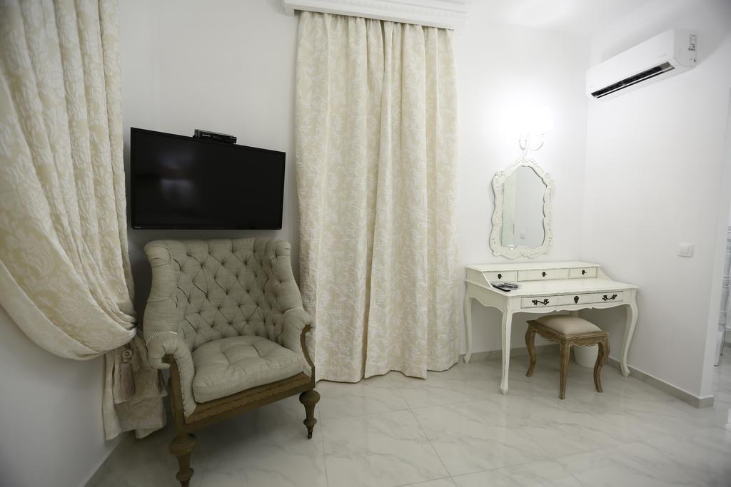 The White Suites Adamantas  Pokoj fotografie