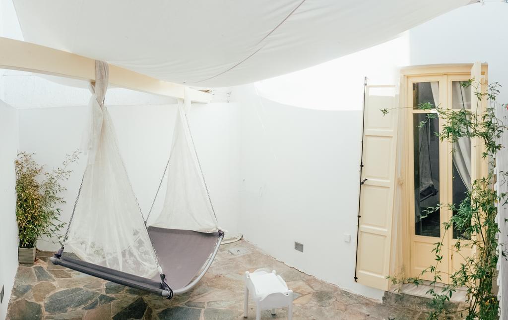 The White Suites Adamantas  Pokoj fotografie